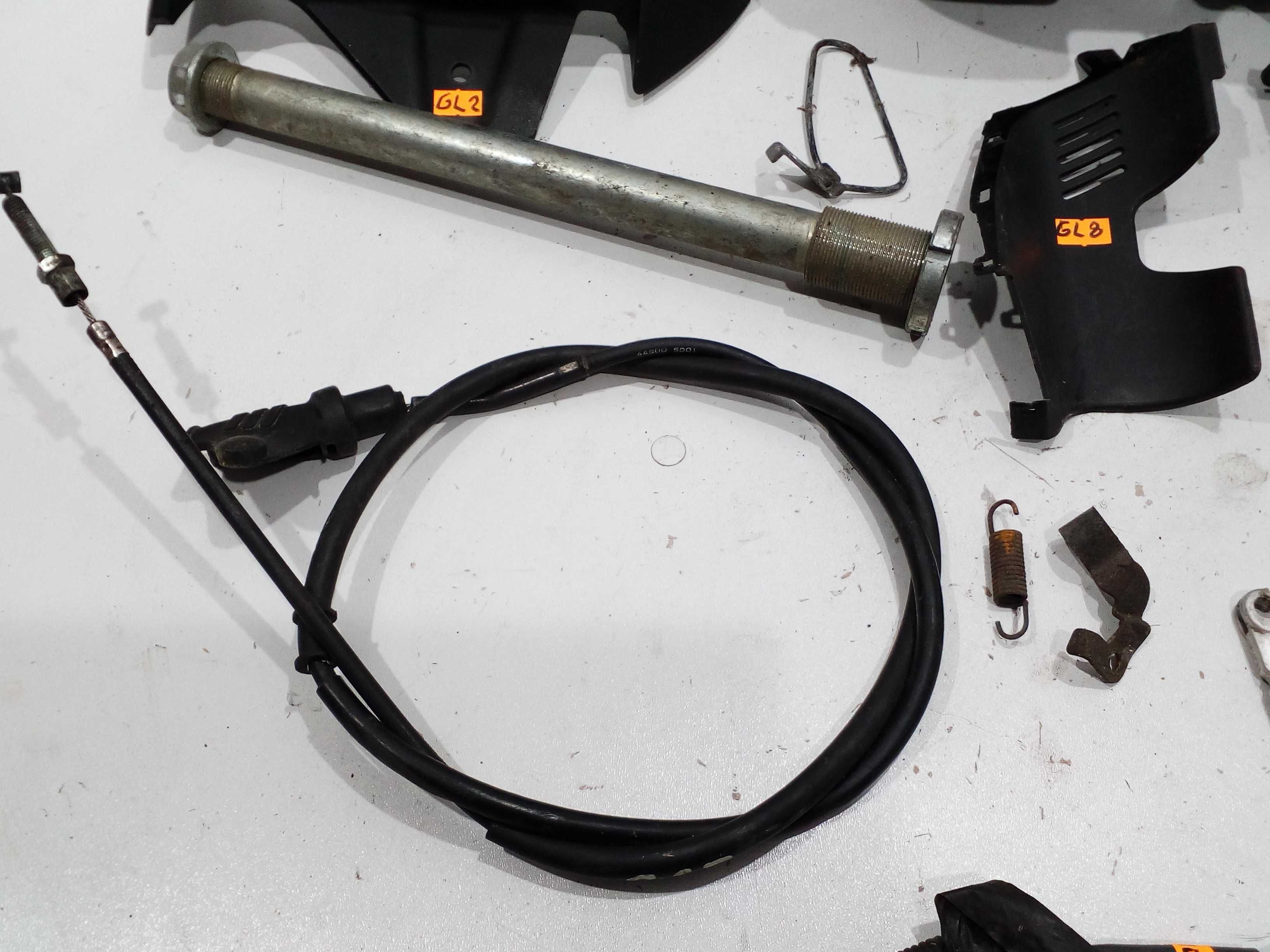 Suzuki GSR 600 uchwyt słona linka wiązka nadkole airbox części