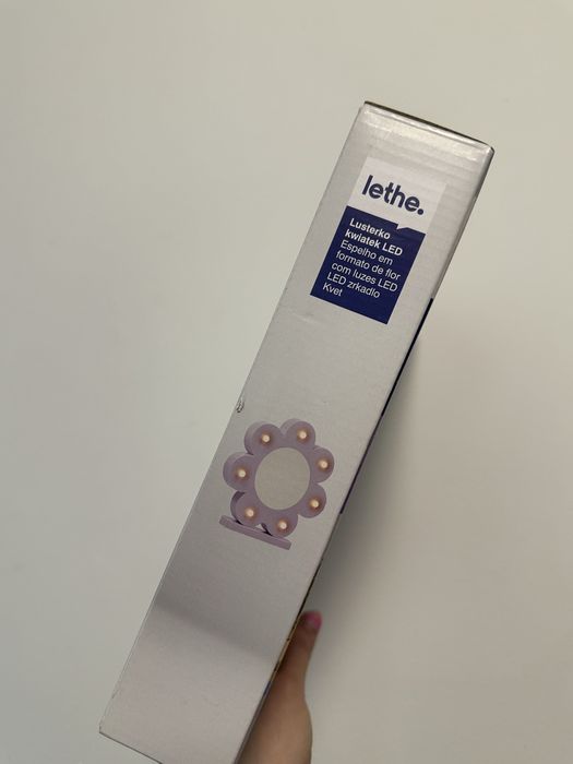 Lusterko LED w kształcie kwiatka 7 diod + baterie