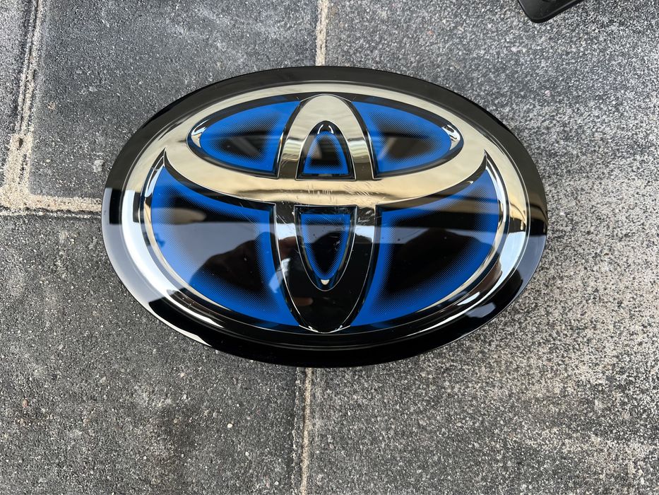 Toyota RAV4 2019 2020 2021 2022 Противотуманка в сборе, эмблема значок