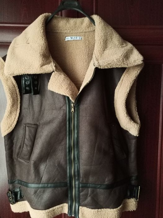 Продам жіночу жилетку