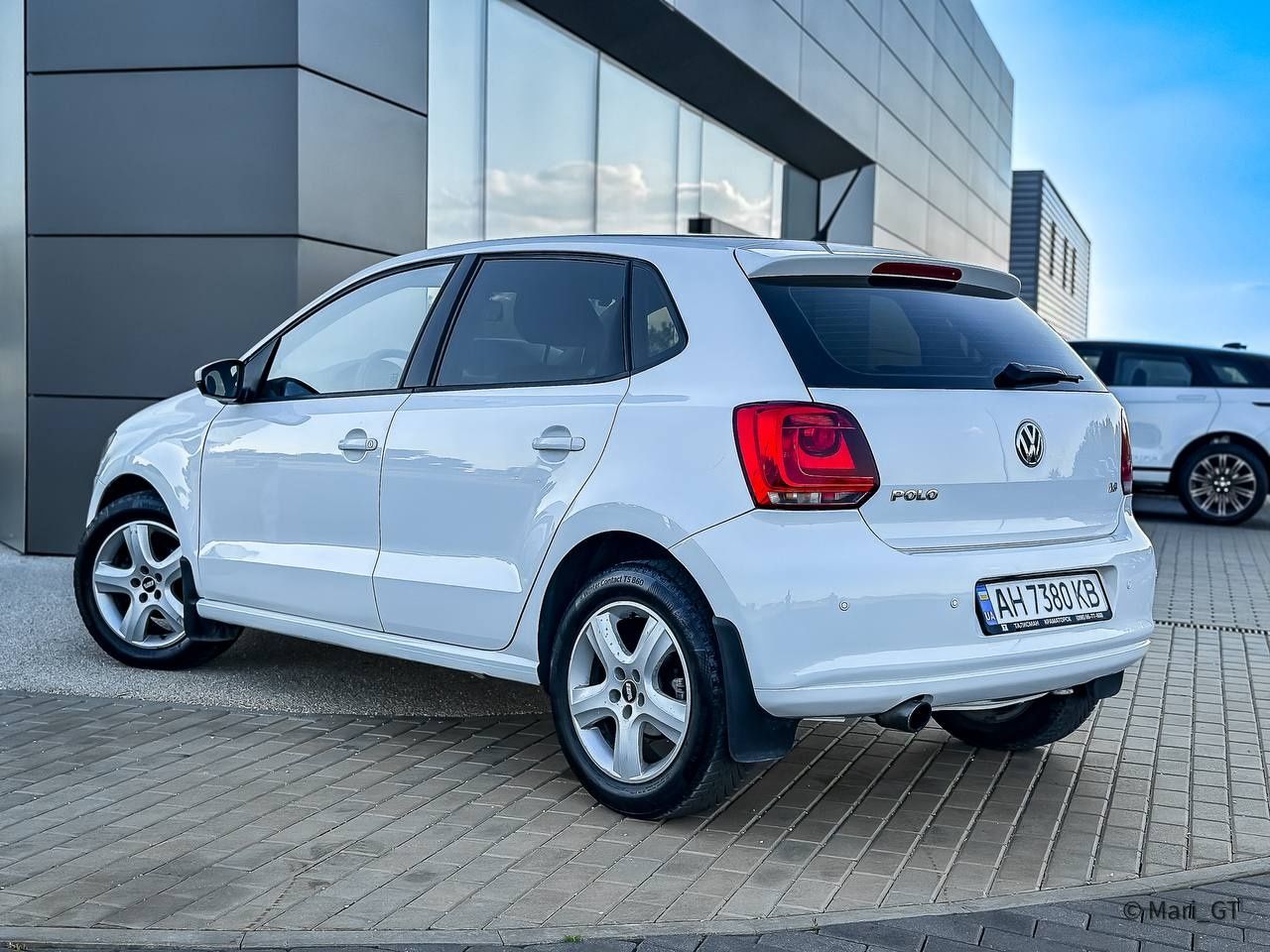 Volkswagen Polo 1.4 AT хетчбек Official