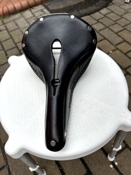 Siodełko Brooks Flyer Carved Black-stran bdb / Okazja