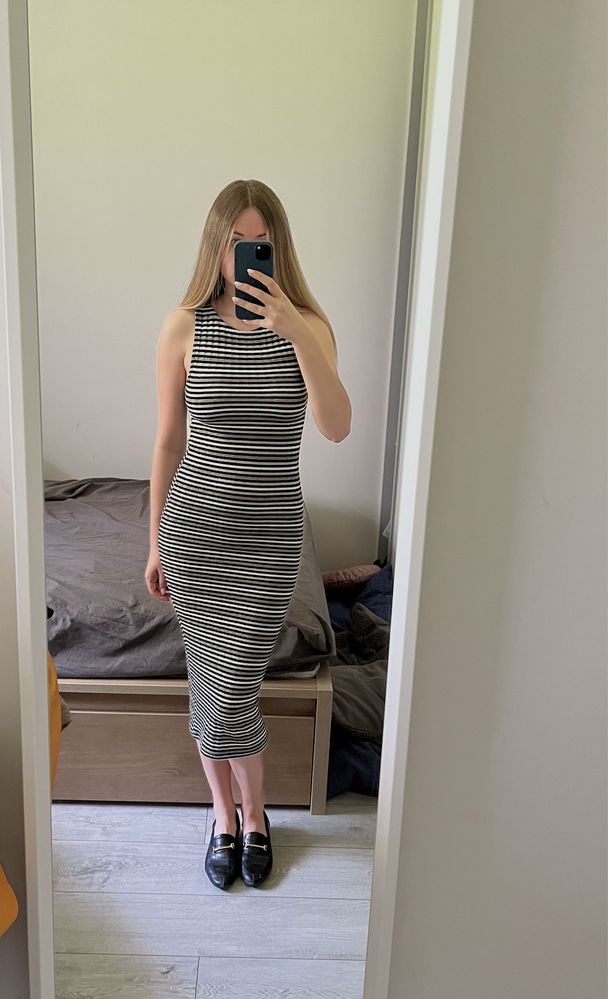 Obcisła elastyczna sukienka midi/maxi w paski | Stradivarius | S / 36