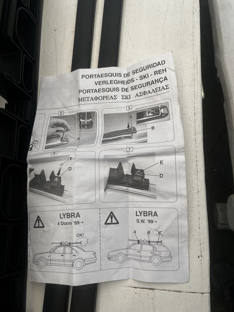 Bagażnik uchwyt na narty Lancia Lybra sedan - kombi