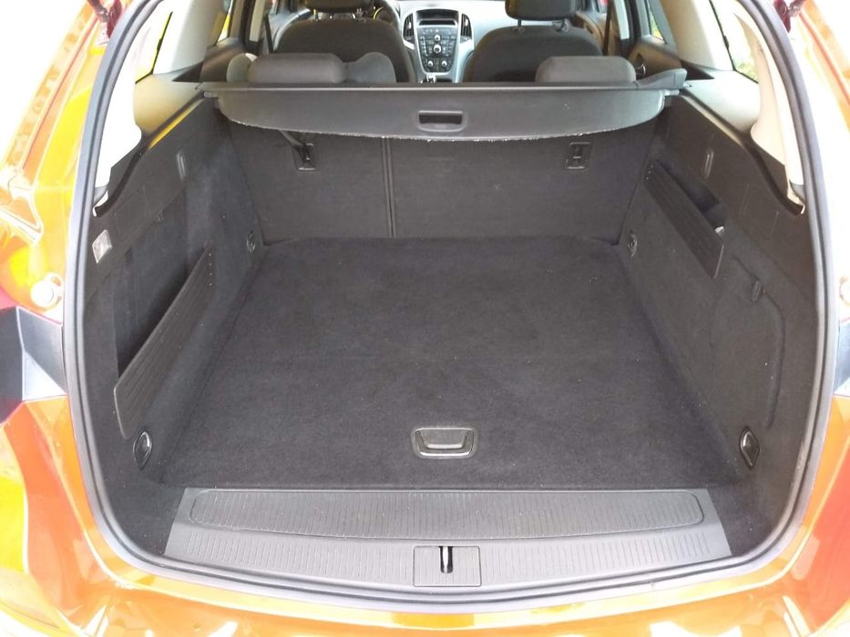 Опель Astra j sports tourer 1.3 cdti