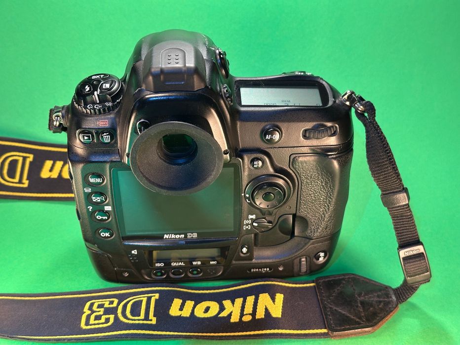 Nikon D3 FX - przebieg 73k , stan bdb, ładowarka MH-22, pudełko.