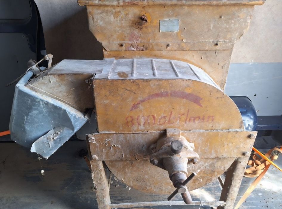 Śrutownik do zboża (młynek)