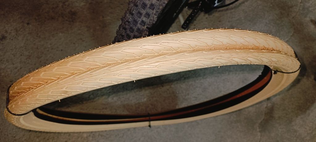 Pneus 26x1.75 Rubena