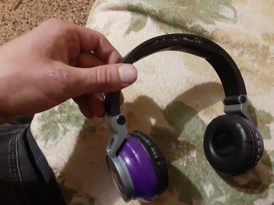 Без проводные наушники