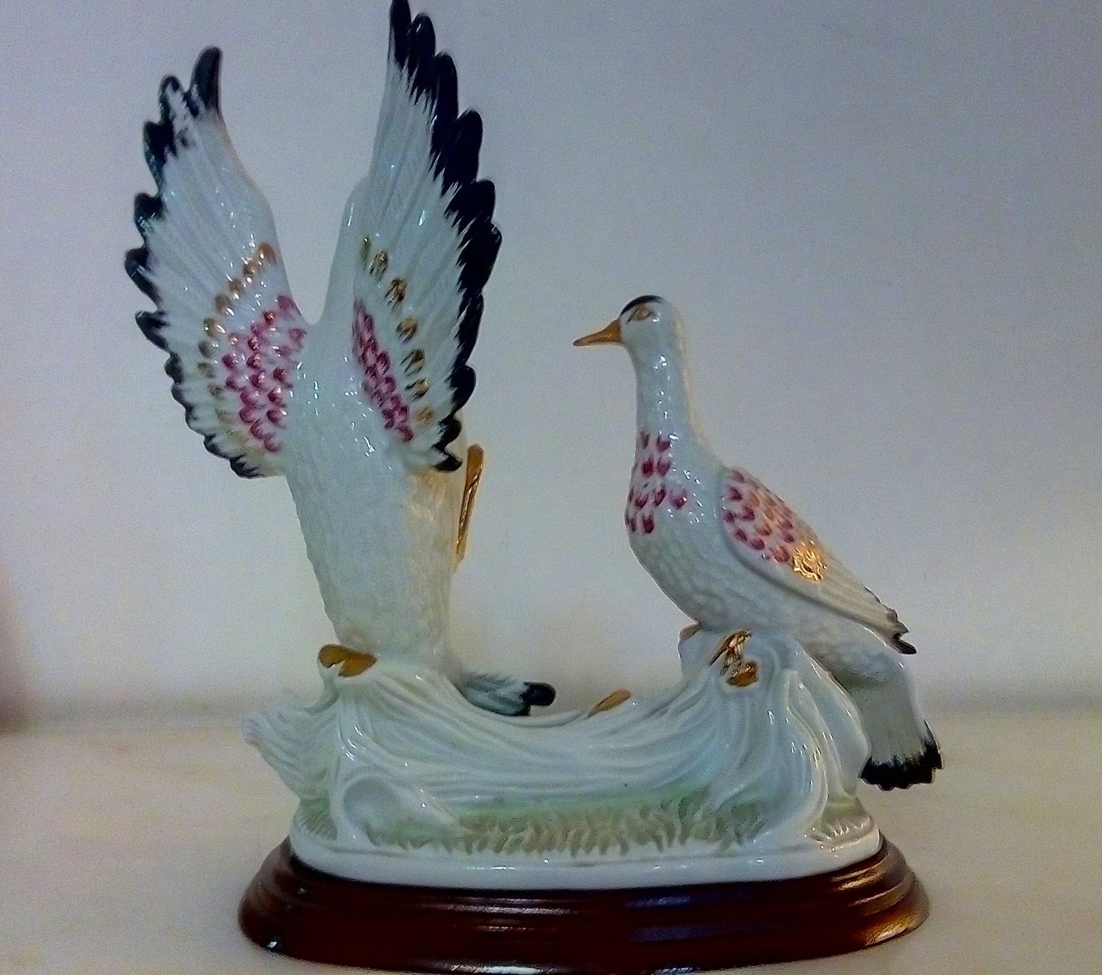 Estatueta casal de aves