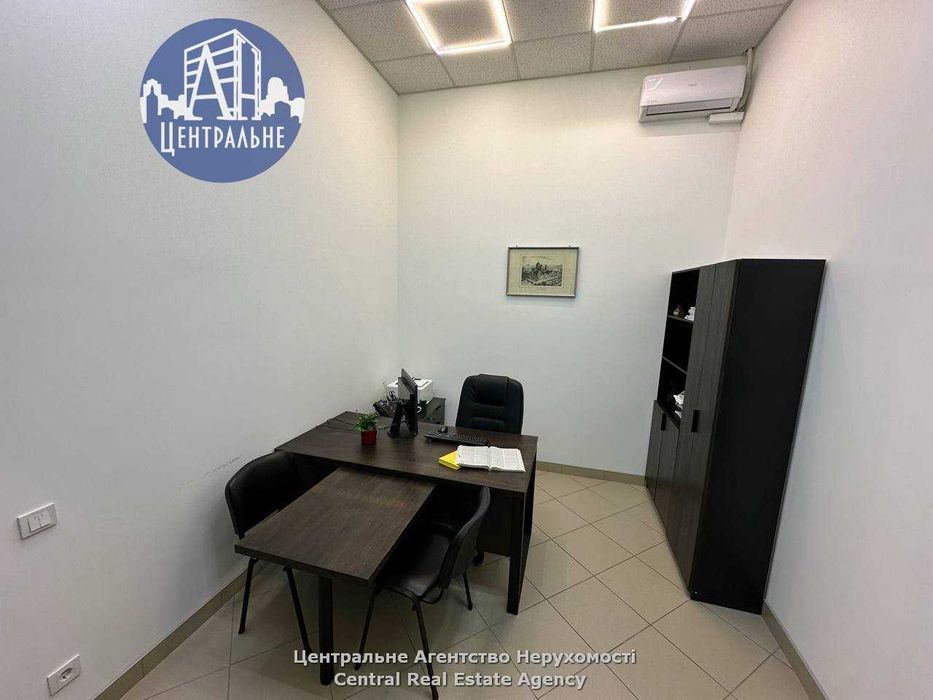 Оренда просторого кабінетного офісного приміщення в центрі, 8€/м.кв.