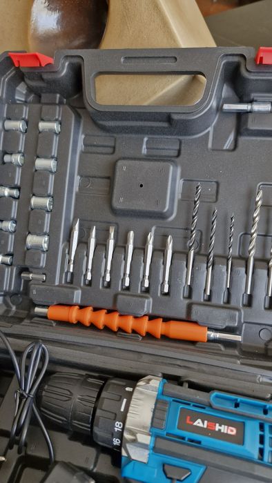 Maquina a bateria caixa e 2 baterias