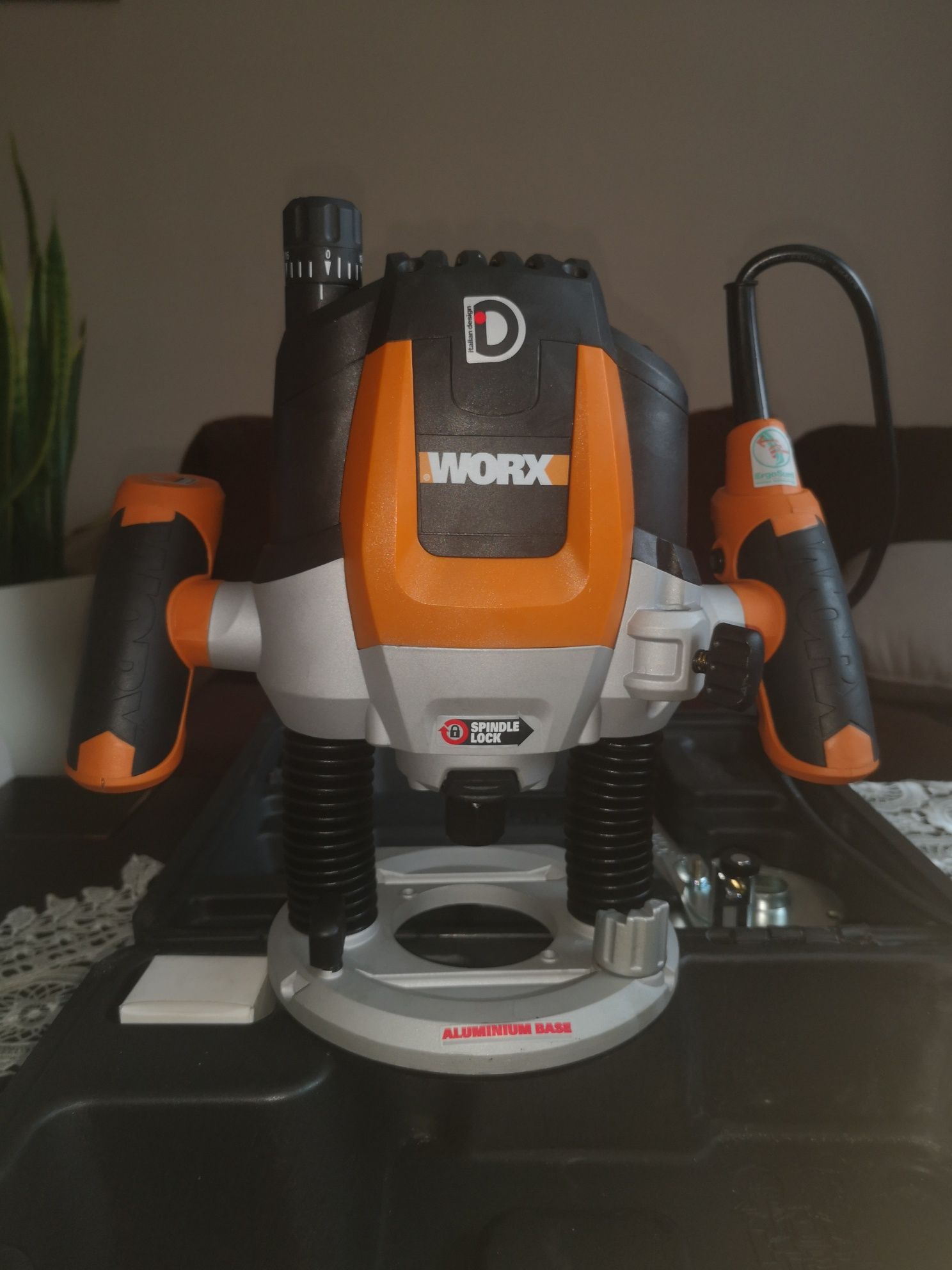 Sprzedam nową frezarkę górnowrzecionową 1500W WORKS WX15RT. 2