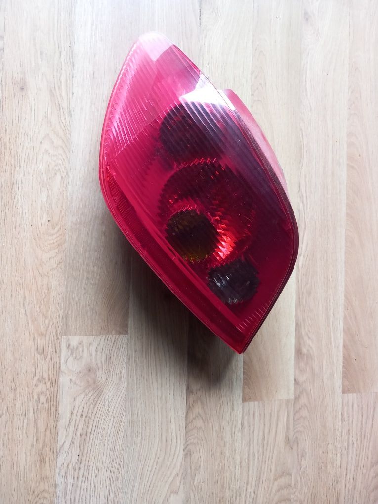 Lampa peugeot 307