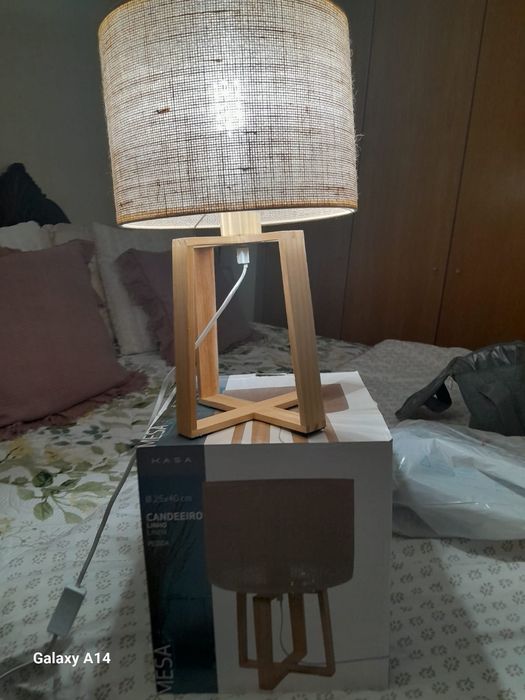 Candeeiro  semi-novo  10€