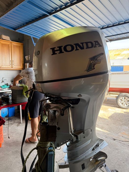 Motor Honda fora de borda 150HP VTEC com 300 hora