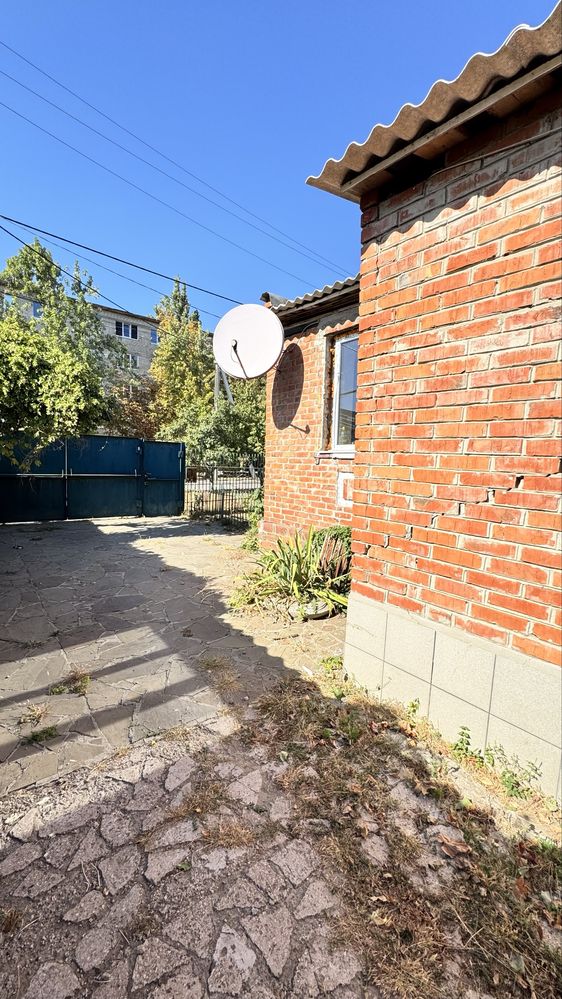 Продам дом в Чугуеве , рн Дружба