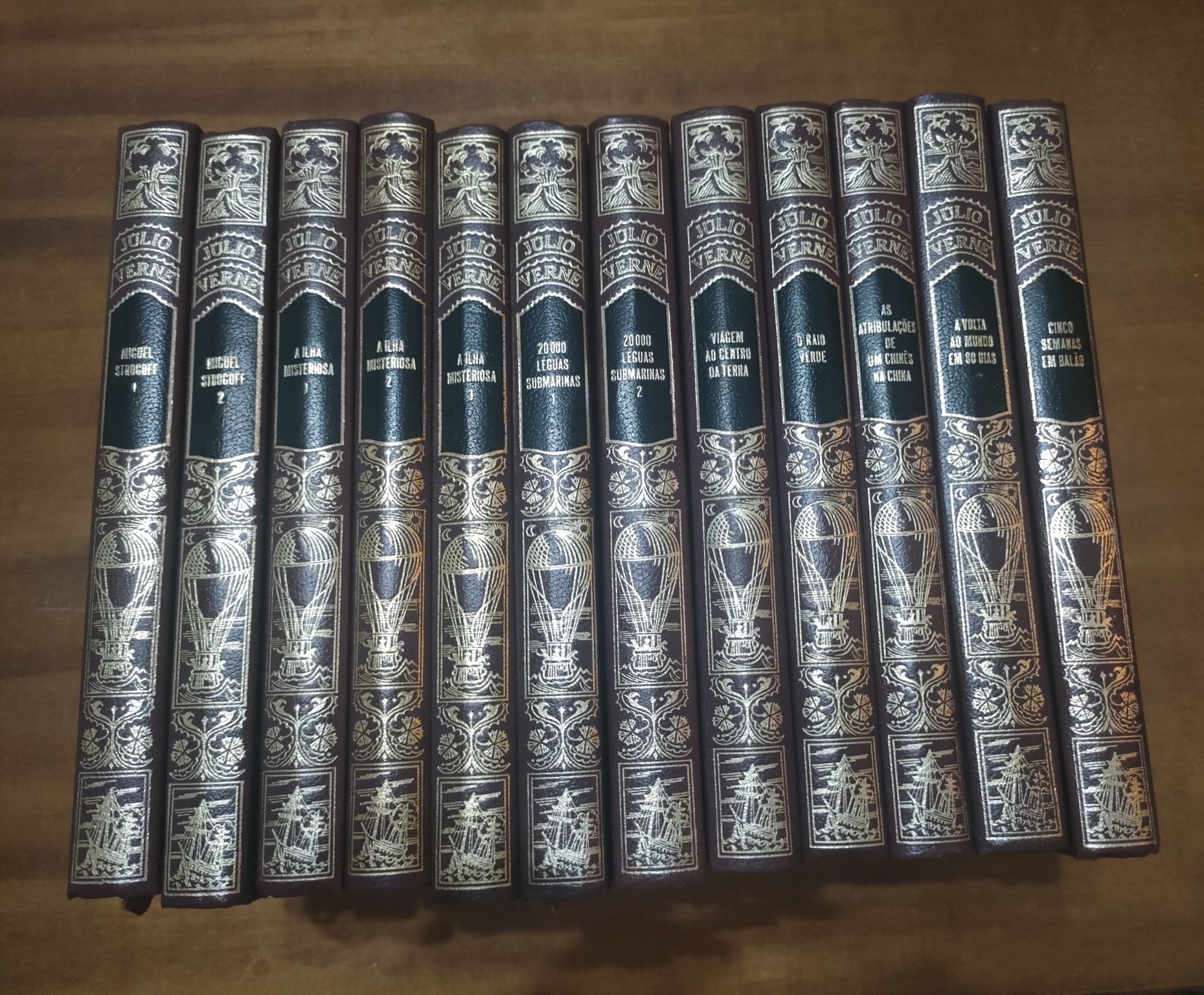 Livros Viagens Extraordinárias de Júlio Verne