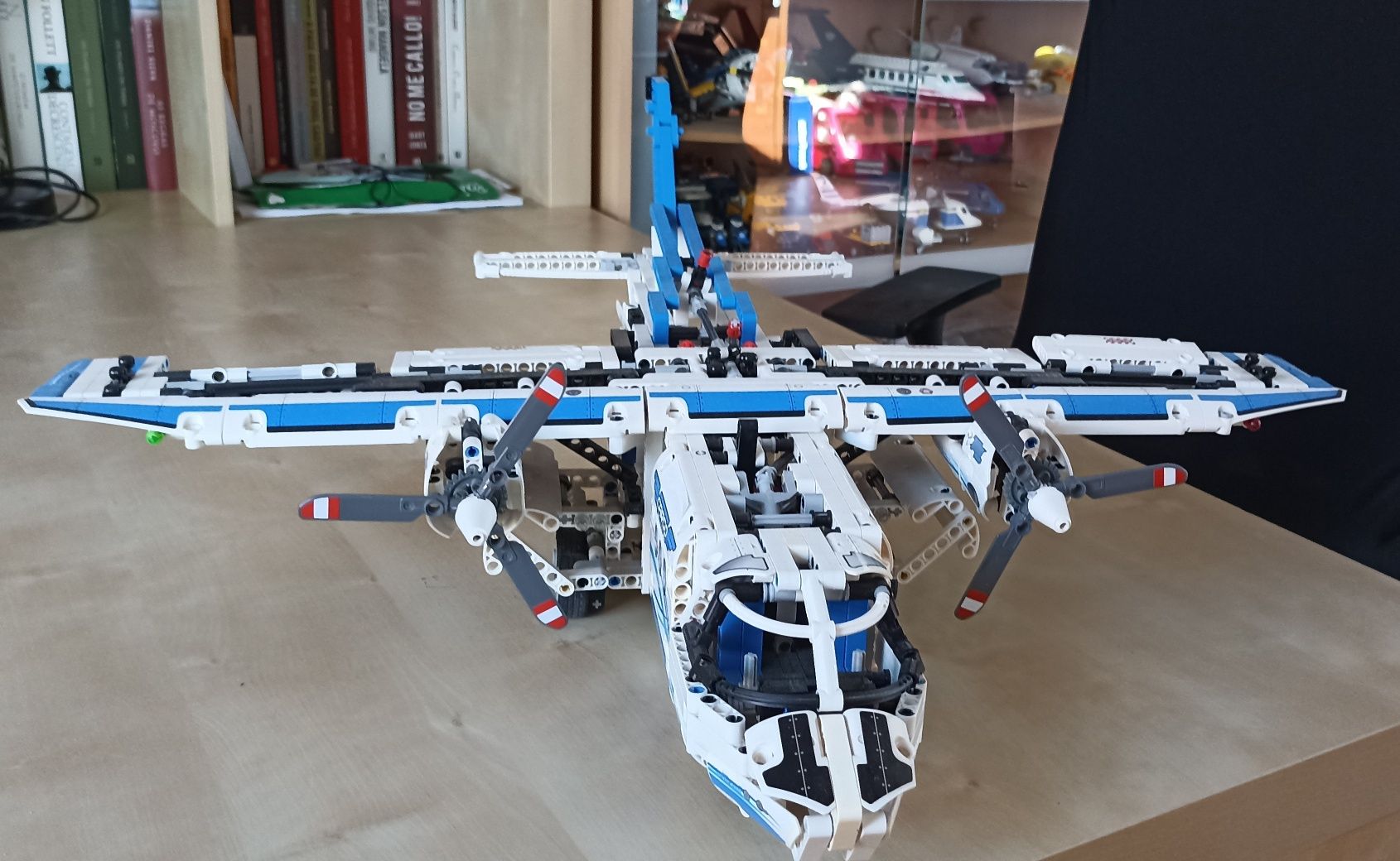Lego avião carga Technic 42025
