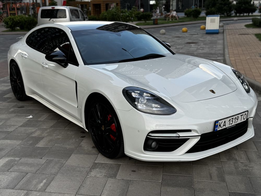 Продам Porsche Panamera 2018