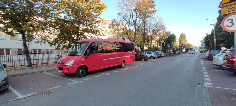 Wynajem busów i autokarów 7-52 miejsca przewóz osób wesela wycieczki