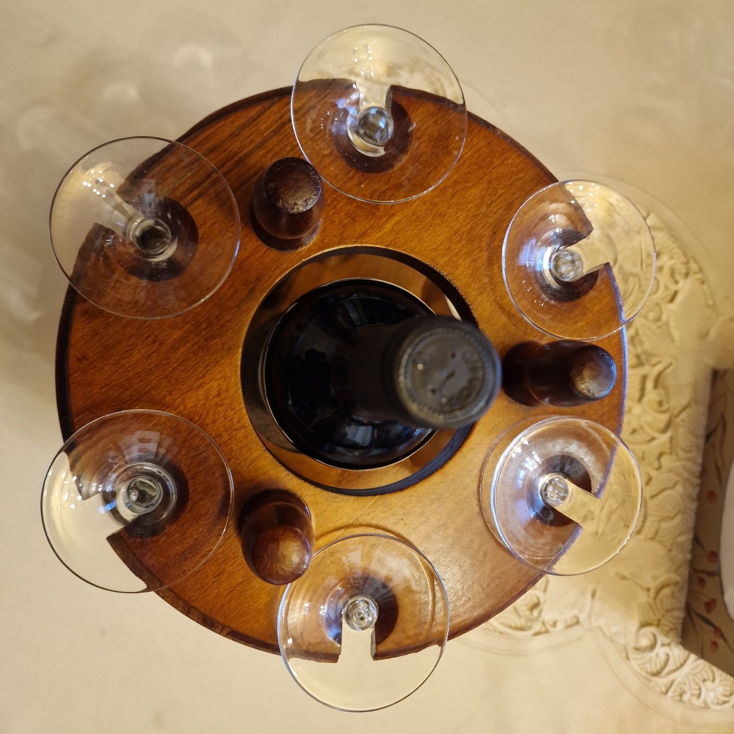 Unikatowy drewniany stojak na wino, kieliszki do wina (w zestawie)