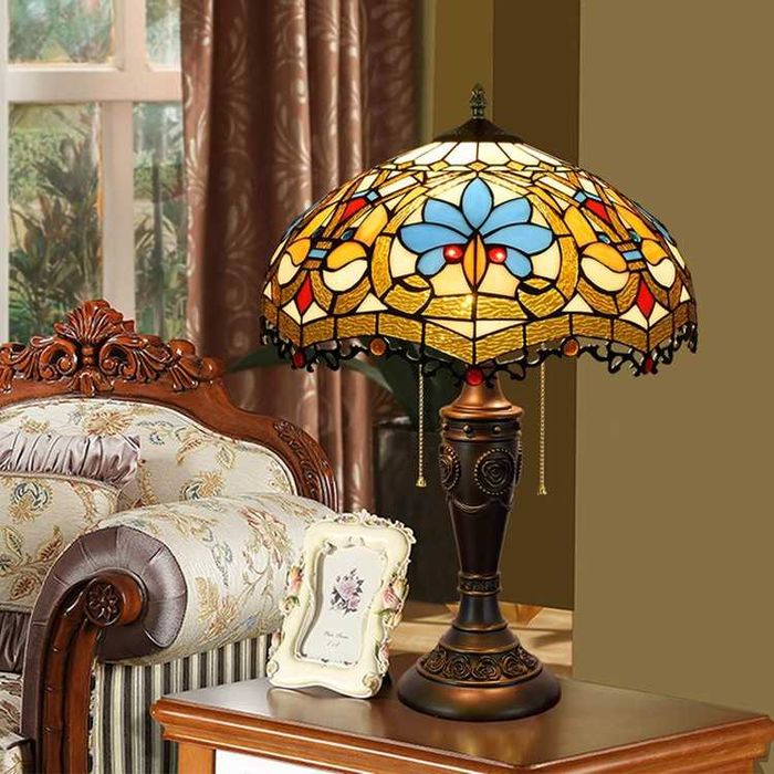 Lampa witrażowa w stylu Tiffany. Barok 40'