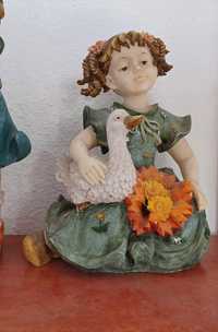 Boneca decorativa com cisne