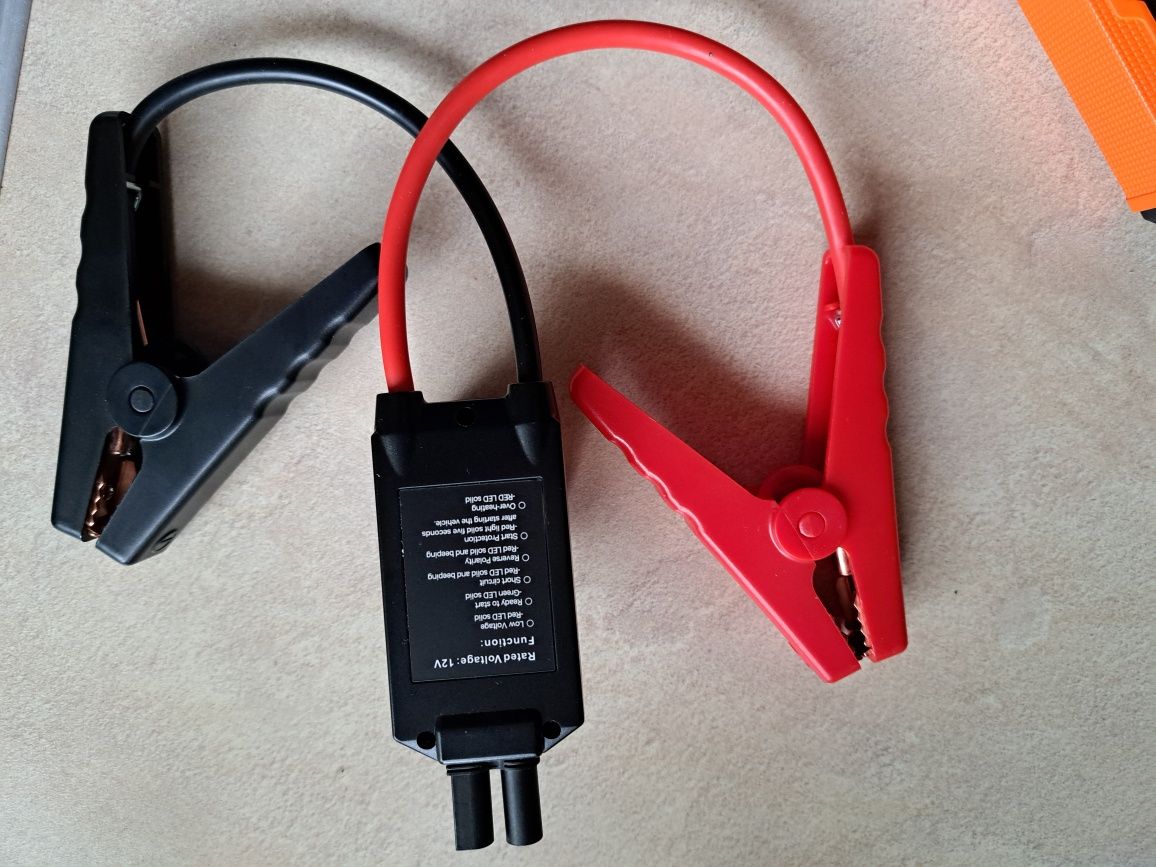 Rozrusznik samochodowy Power Bank 1400A Jump Starter 12V LED SOS USB