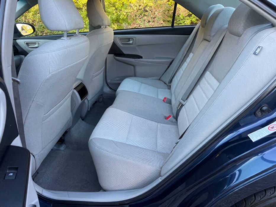 Toyota Camry LE      2015