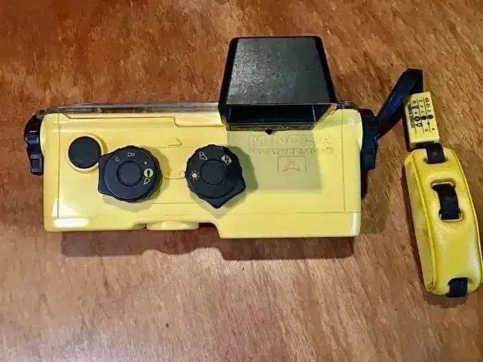 MINOLTA weathermatic A - subaquática - anos 80