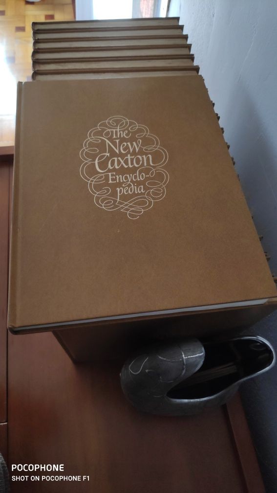 Enciclopédia The New Caxton Encyclopedia