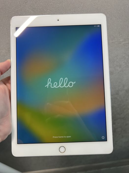 Ipad pro 9.7 128gb з коробкою, 88%акумулятор