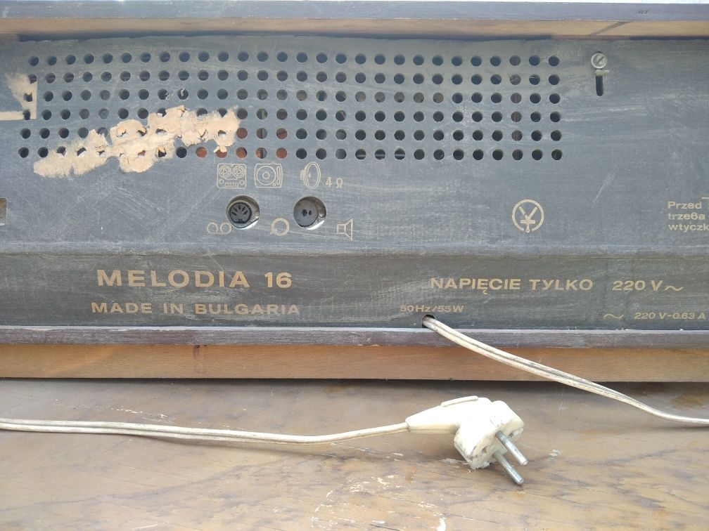 Radio Melodia 16