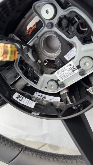 Kierownica Porsche Macan S 2023 Sport Chrono Package Plus , ogrzewana.