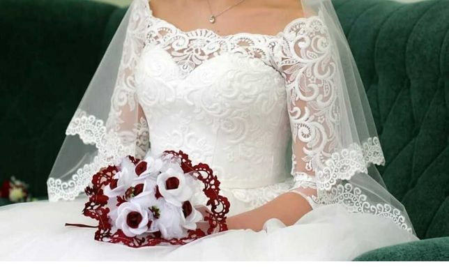 Весільна сукня )))