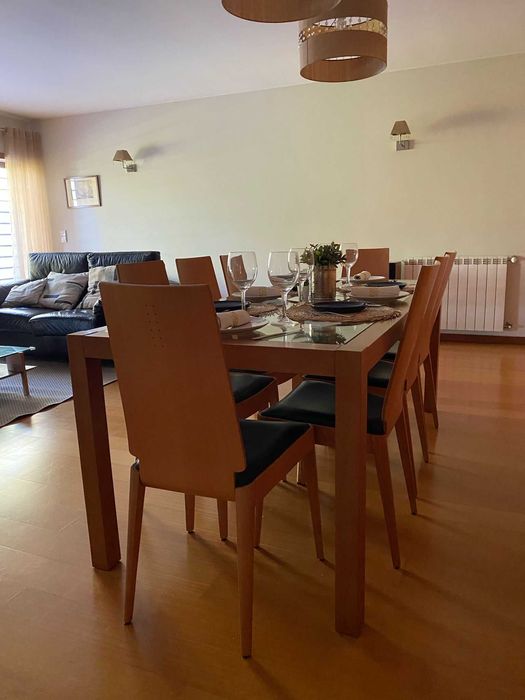 Mesa de jantar com 8 cadeiras (comedor)