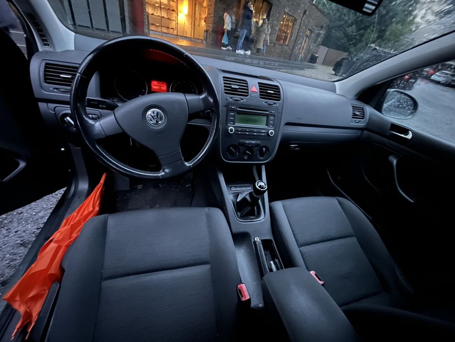 Volkswagen Golf impecável