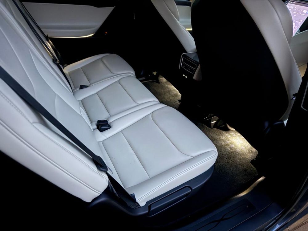 Продам Tesla Model X