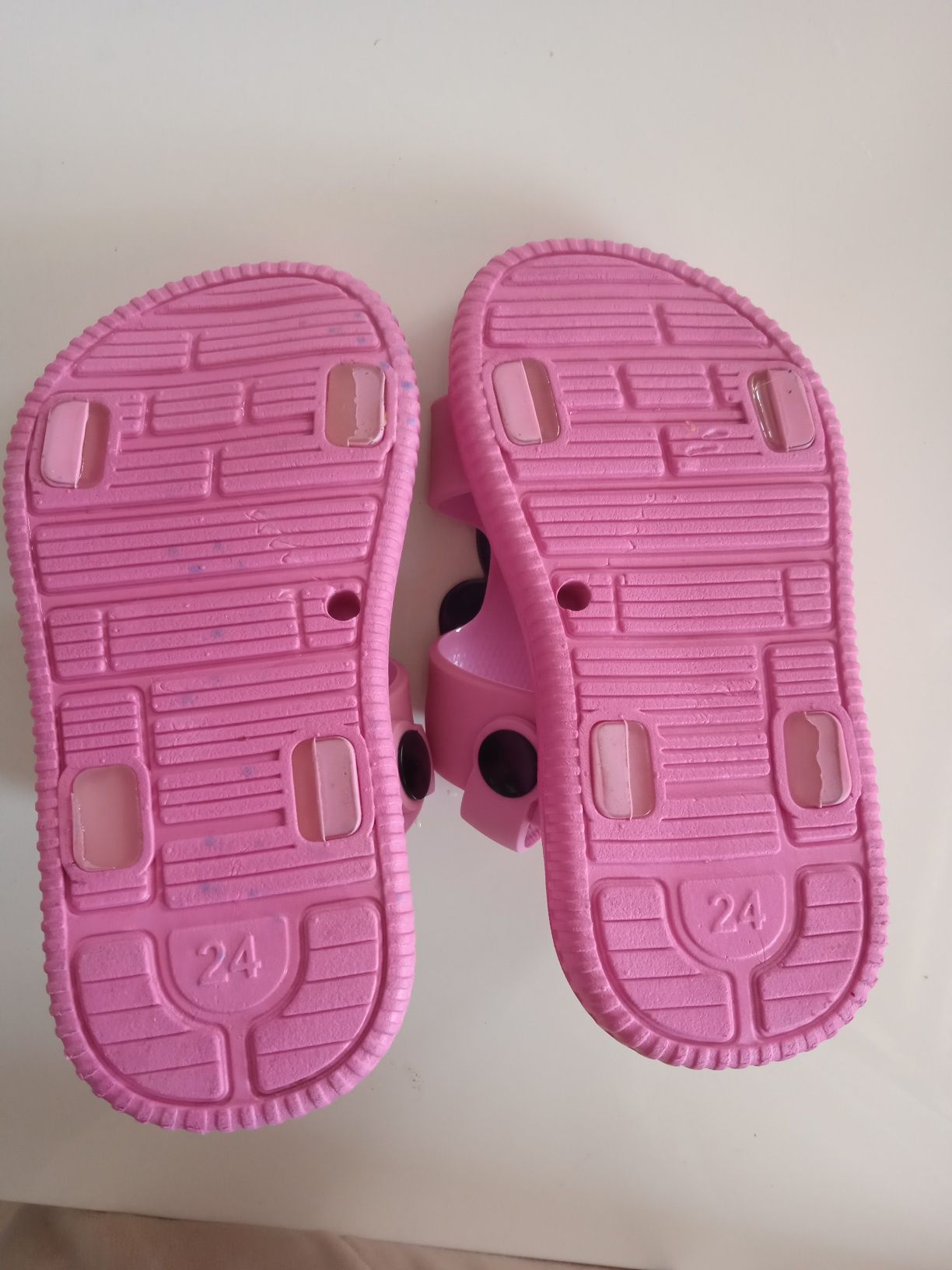 Disney Minnie sandałki -klapki rozmiar 24