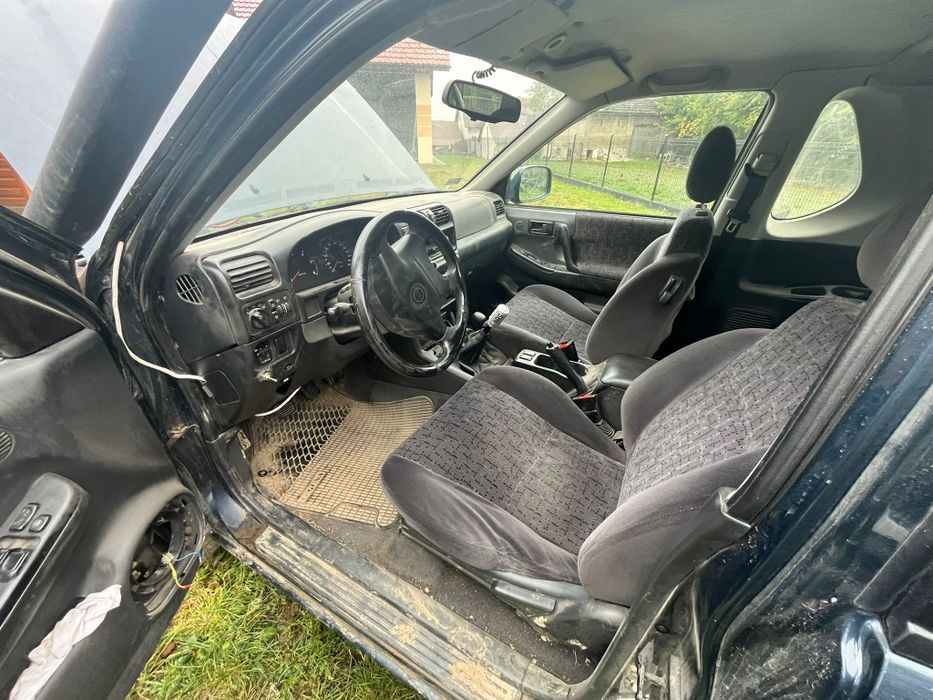 Frontera B 2000 rok Całą na części 2.2 dti