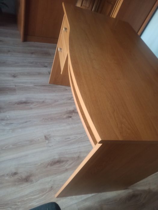 Sprzedam biurko szkolne