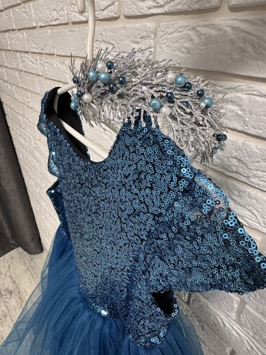 Сукня на дівчинку (святкова)