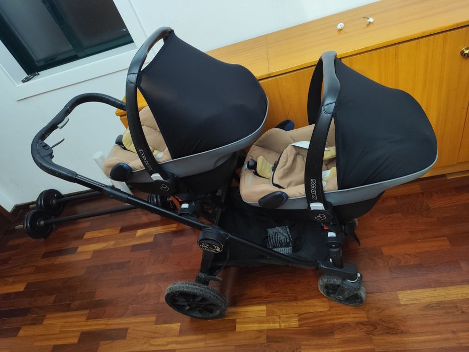 Conjunto carrinho babycoque bebé gêmeos