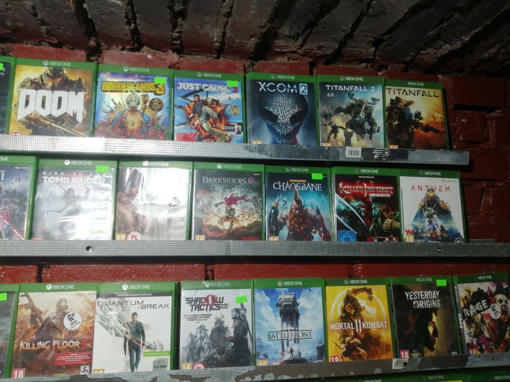 Xbox Series X stan idealny plus 3 gry