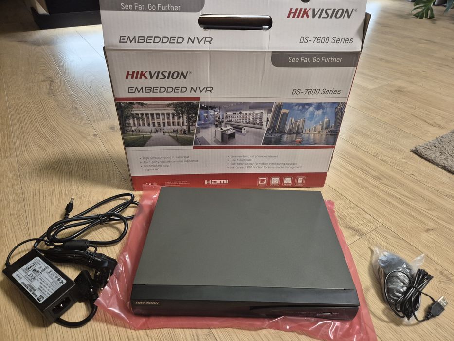 Hikvision DS-7604NI-K1/4P(B) monitoring rejestrator 4 kanały PoE