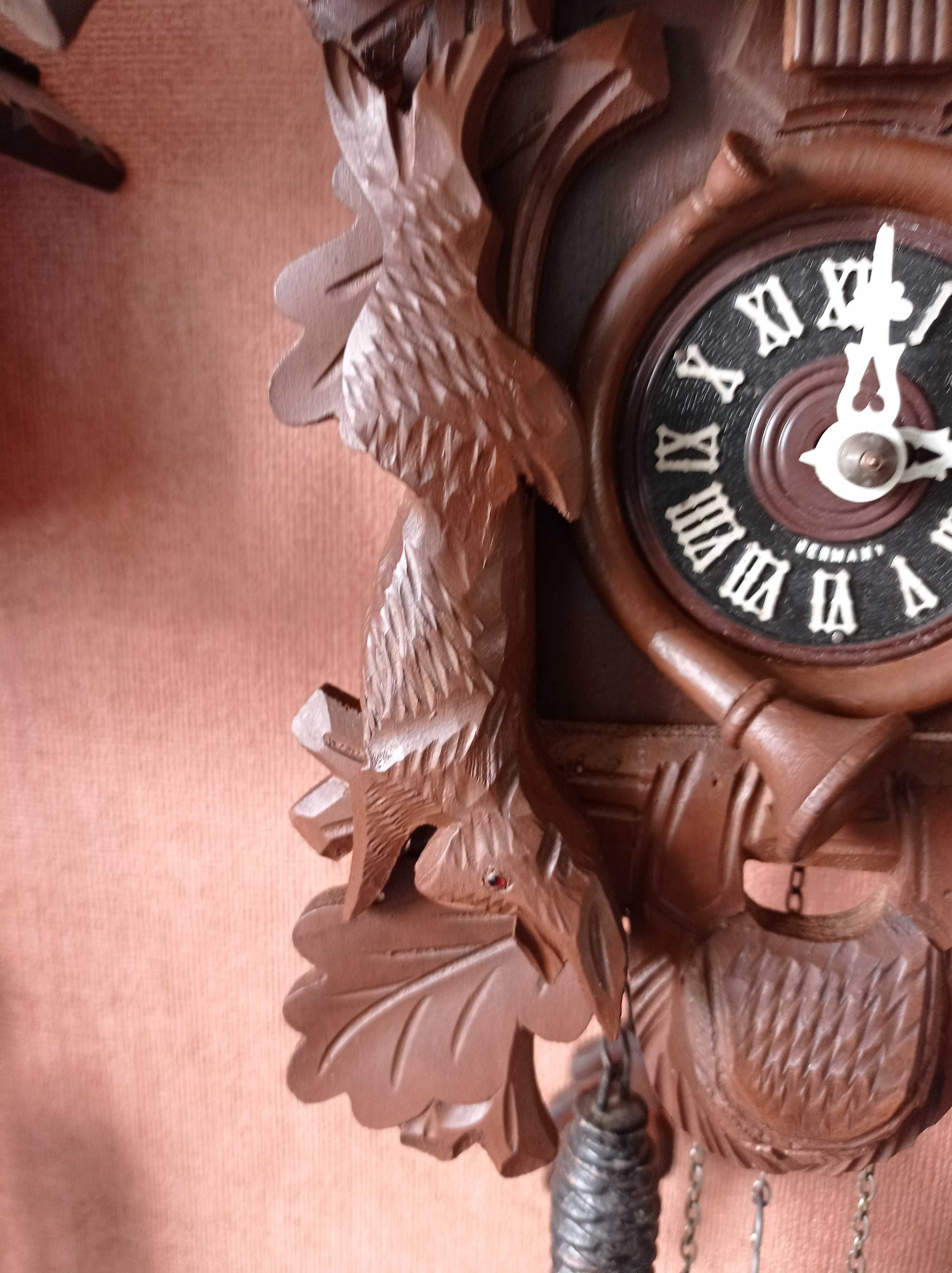Ładny zegar z kukułką-motywy myśliwskie: jeleń,zając,ptak.