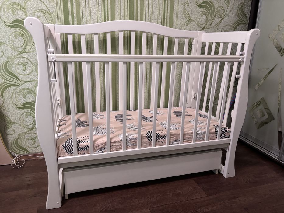 Дитяче ліжко маятник