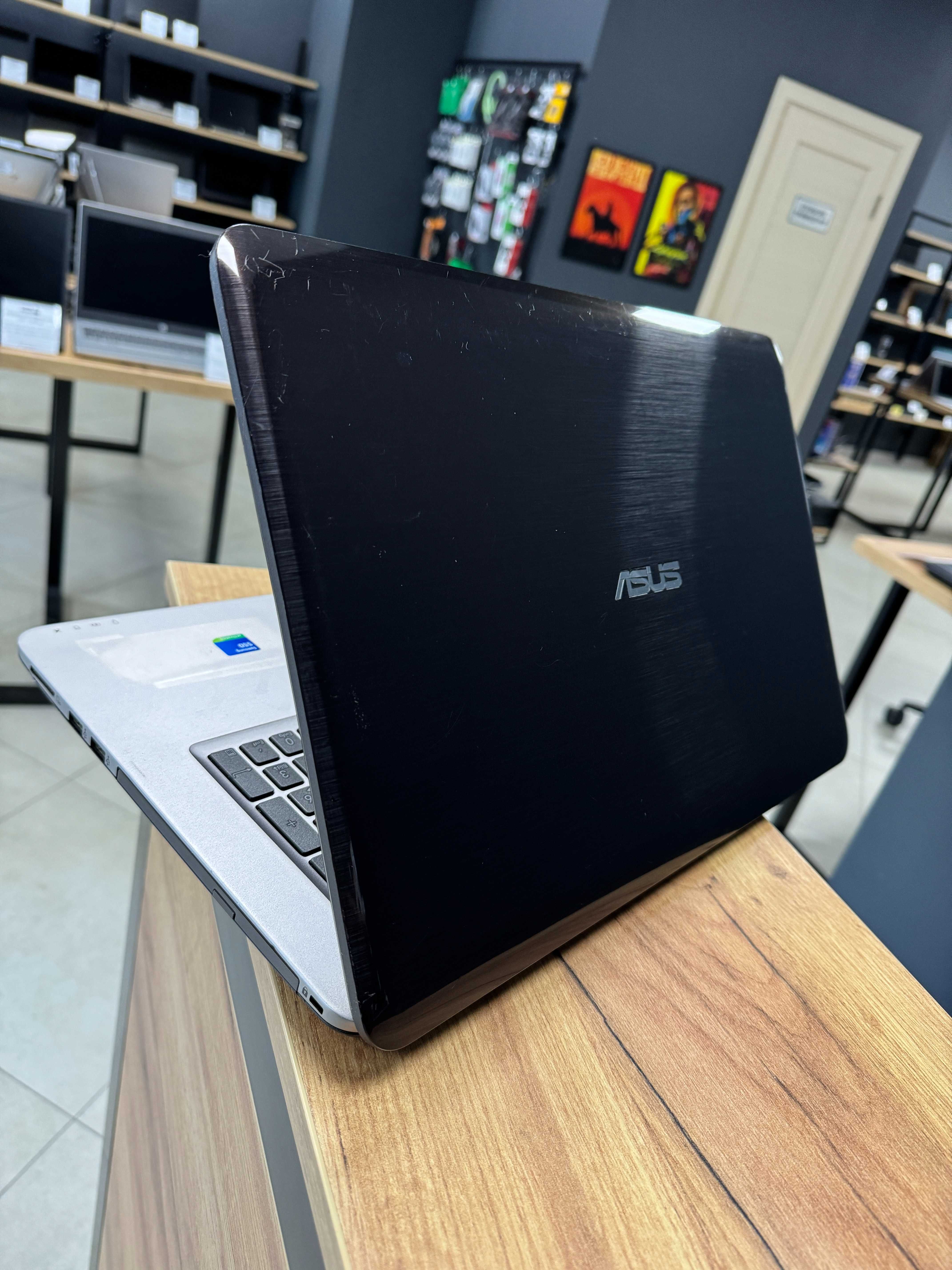 Ігровий Asus - 17.3/i5 7200U/GTX 960M 2 GB/8 GB DDR4/256 SSD