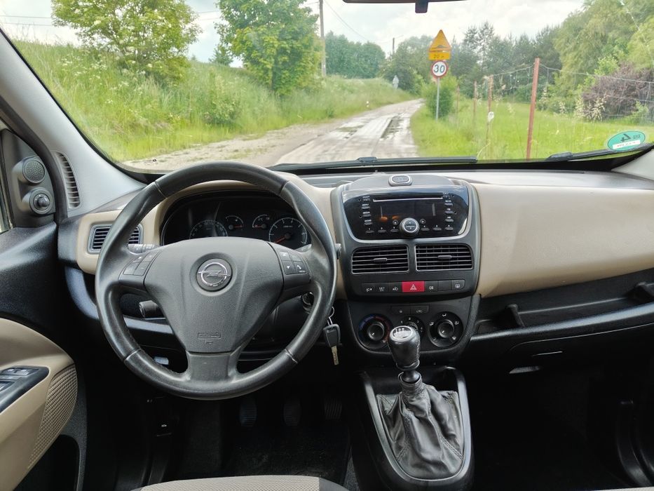 Tour / benzyna / nowe sprzęgło / klima / tempomat / grzane fotele